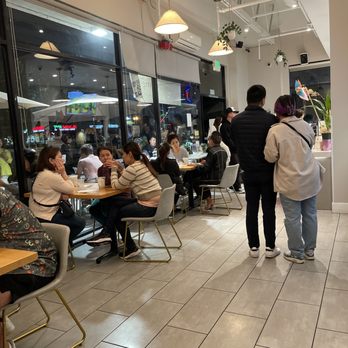 Bake & Che - It's 9PM and there is a line outside with over 20 customers waiting to order. - Desserts Near Me - Westminster, California