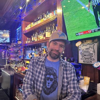 90 West Lounge - Go Lions Tim. Great drinks w attitude. Haha. A GREAT ATTITUDE. Always. Super friendly and helpful. - Dive Bars Near Me - Los Angeles, California