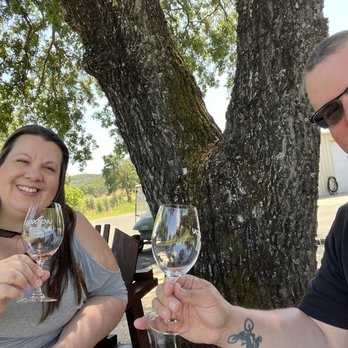 Loxton Cellars - Cheers - Wineries Near Me - Glen Ellen, California