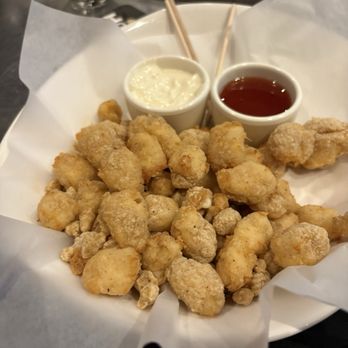 Yard House - Wisconsin Fried Cheese Curds - Bars Near Me - Dedham, Massachusetts Yard House - Wisconsin Fried Cheese Curds - Bars Near Me - Dedham, Massachusetts