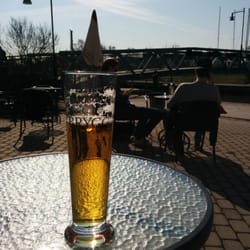 Klappbryggan - Första ölen i solen är alltid speciell