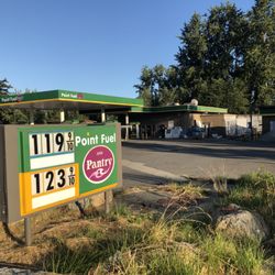 Point Fuel - Sign and station~