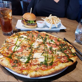 Kellys Landing - Sports Bars Near Me - Toronto, Ontario Kellys Landing - Sports Bars Near Me - Toronto, Ontario