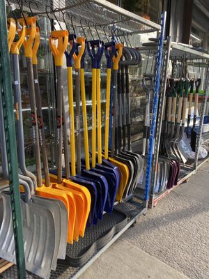 Mushtari Hardware & Garden by null