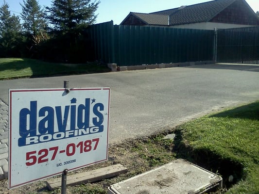 David's Roofing Logo