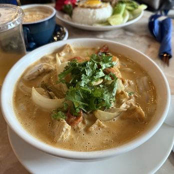 Nightingale - Tom Kah seafood (with udon noodles, tofu, shrimp, crab meat and curry) - Breakfast & Brunch Near Me - Huntington Beach, California Nightingale - Tom Kah seafood (with udon noodles, tofu, shrimp, crab meat and curry) - Breakfast & Brunch Near Me - Huntington Beach, California