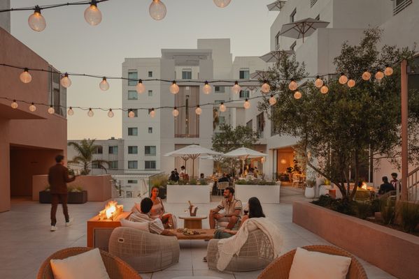 Sandbourne Santa Monica, Autograph Collection by null