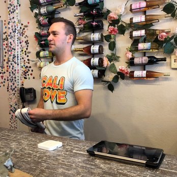 Cali Love Wine - Tom the Somm - Wine Tasting Room Near Me - Solvang, California