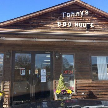 Tommy's Barbecue And Catering - The out side - Barbeque Near Me - Biscoe, North Carolina Tommy's Barbecue And Catering - The out side - Barbeque Near Me - Biscoe, North Carolina