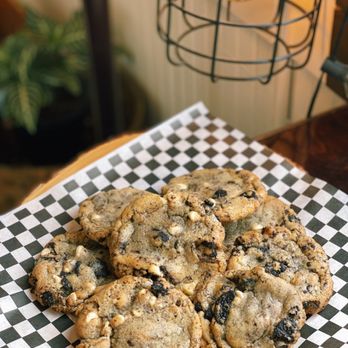 Brass Hub Coffeebar - Cookies & Cream
(white chocolate & crushed Oreos) - Coffee & Tea Near Me - Cosmopolis, Washington