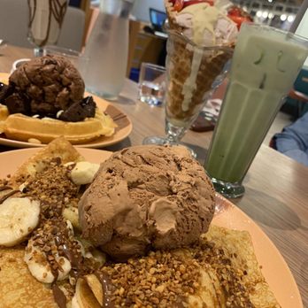 Demetres Shops At Don Mills - Desserts Near Me - Toronto, Ontario