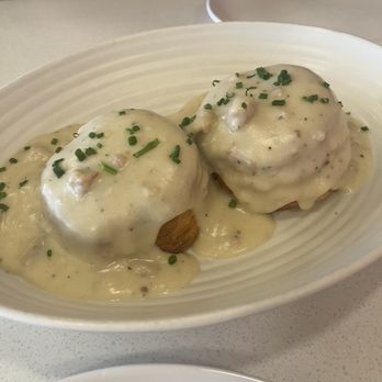 Day Maker Half Day Cafe - Biscuits & gravy - Breakfast & Brunch Near Me - Austin, Texas