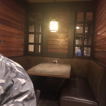 Alibi - Cozy booths - Pizza Near Me - Troy, Michigan