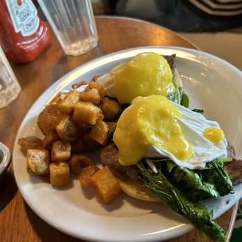 Fratelli Cafe - Big Ben - Coffee & Tea Near Me - Los Angeles, California