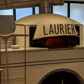 Fiorellino - a pizza oven in a restaurant - Pizza Near Me - Montreal, Quebec