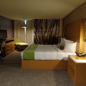 Whitney Peak Hotel Reno, Tapestry Collection by Hilton - Hotels Near Me - Reno, Nevada