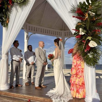 Destination Weddings - Wedding Planning Near Me - Wayland, Massachusetts Destination Weddings - Wedding Planning Near Me - Wayland, Massachusetts