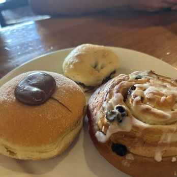 Prato Bakery - PAN BRIOCHE - Pan Brioche Nutella - Coffee & Tea Near Me - Jersey City, New Jersey