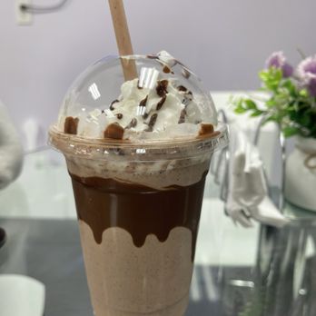 ChocoLit Cafe - Chocolate Oreo Milkshake - Cafes Near Me - Roseville, California ChocoLit Cafe - Chocolate Oreo Milkshake - Cafes Near Me - Roseville, California