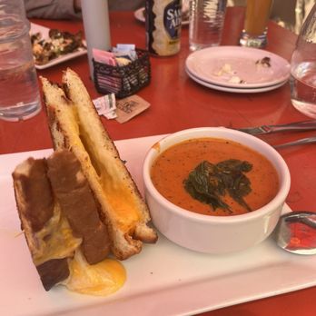 The Uptown on Main - Grilled Cheese and Tomato Basil Soup - New American Near Me - Frisco, Colorado