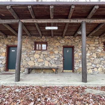 Furry's Lodge - Vacation Rentals Near Me - Waynesville, North Carolina
