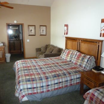 Robinhood Resort - Queen Bed - Big Bear Lake, CA