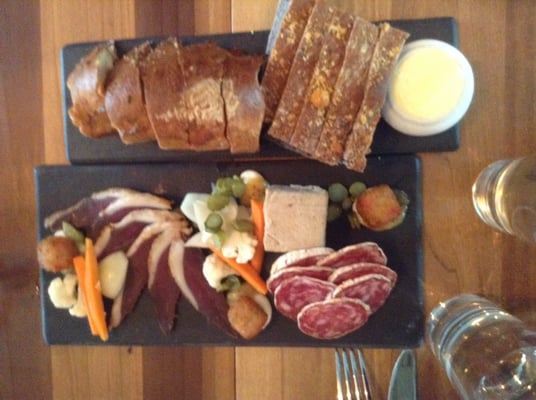 DUR À CUIRE Restaurant by null