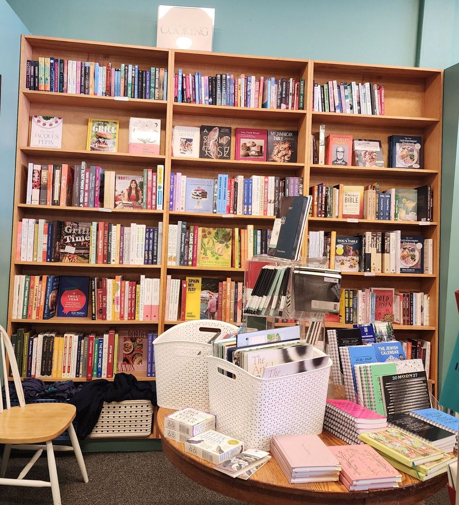 Broadway Books Logo