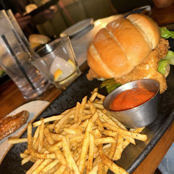 Mash'D - Crispy chicken sandwich - New American Near Me - San Antonio, Texas