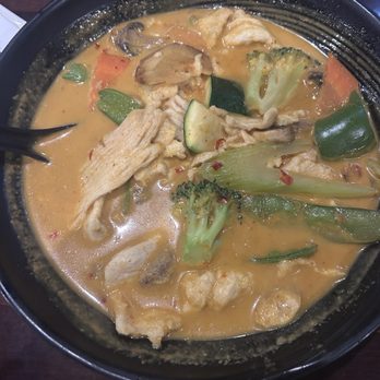 Ahi Sushi Ramen and Grill - Chicken yellow curry - Sushi Bars Near Me - Omaha, Nebraska Ahi Sushi Ramen and Grill - Chicken yellow curry - Sushi Bars Near Me - Omaha, Nebraska