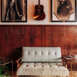 Paramount Cafe - Inside seating