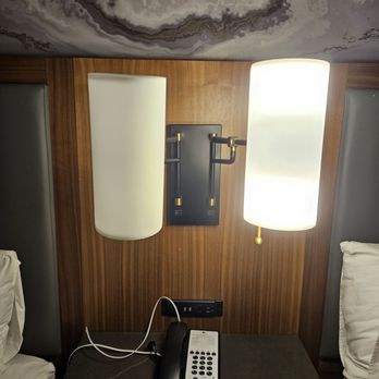 DoubleTree by Hilton Fort Worth Fossil Creek - Down lamp - Hotels Near Me - Fort Worth, Texas