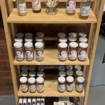 Bergen House - Honey samples - Wine Tasting Room Near Me - Middletown, Connecticut