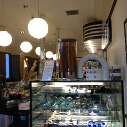 Nardini - The diner as you enter.