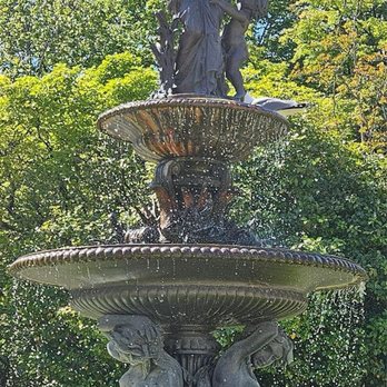 Palácio de Cristal - Statue - Parks Near Me - Porto, 13