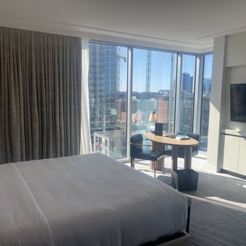 Conrad Nashville - Corner suite - Hotels Near Me - Nashville, Tennessee Conrad Nashville - Corner suite - Hotels Near Me - Nashville, Tennessee