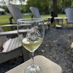 Grovedale Winery & Vineyards - Plenty of outdoor seating