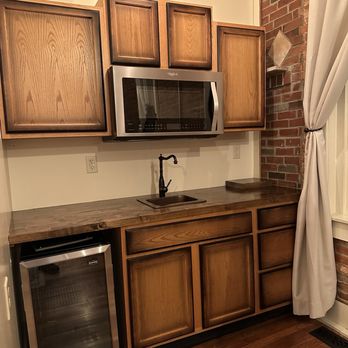 Eighteen Ninety Sleepover - Kitchenette area of room 205 - Hotels Near Me - Casey, Illinois Eighteen Ninety Sleepover - Kitchenette area of room 205 - Hotels Near Me - Casey, Illinois