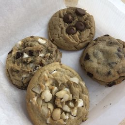 White Chocolate Macadamia