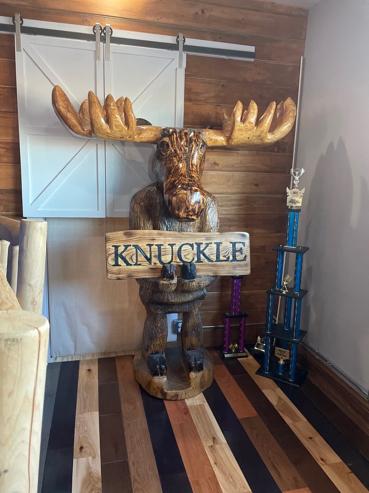 Moose Knuckle Bar & Grill Creston, Creston Roadtrippers
