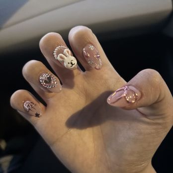 Lavern Nails & Spa - Nail Salons Near Me - Mesa, Arizona