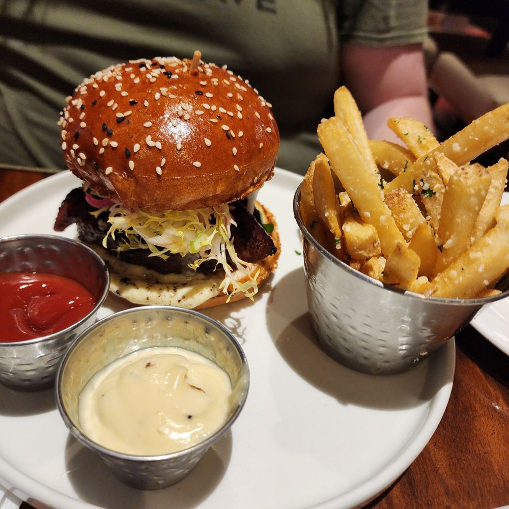 Gordon Ramsay Burger - Truffle Burger - Burgers Near Me - Las Vegas, Nevada Gordon Ramsay Burger - Truffle Burger - Burgers Near Me - Las Vegas, Nevada