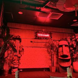 The Red Lei Lounge - Tiki bar stage for performers