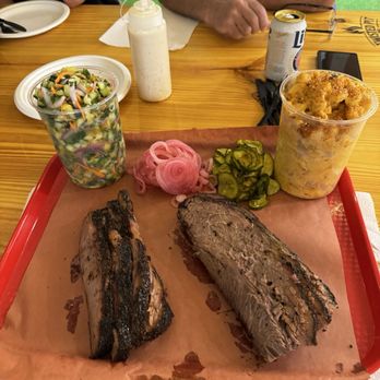 Twisted Pit BBQ - Beef brisket, pineapple cucumber salad and Mac and cheese - Barbeque Near Me - Lakewood Ranch, Florida