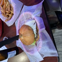 Oak Grove Tavern - Cheeseburger