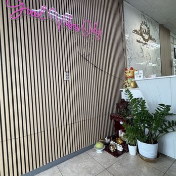 Kim Nails - Interior - Nail Salons Near Me - Davie, Florida