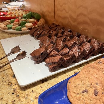 Goofy's Kitchen - Dessert Station - American Near Me - Anaheim, California