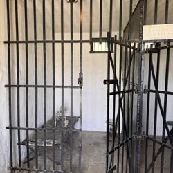 Two Cell Jail