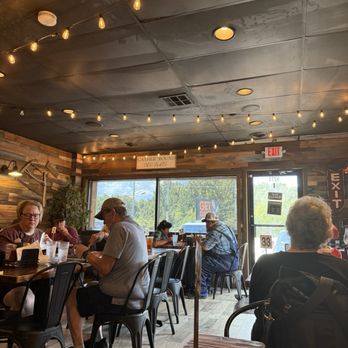 Old 76 Smokehouse - Inside - Barbeque Near Me - Branson, Missouri