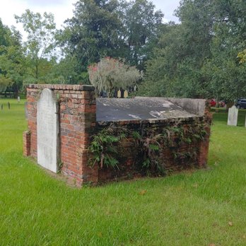 Colonial Park Cemetery - Funeral Services & Cemeteries Near Me - Savannah, Georgia Colonial Park Cemetery - Funeral Services & Cemeteries Near Me - Savannah, Georgia